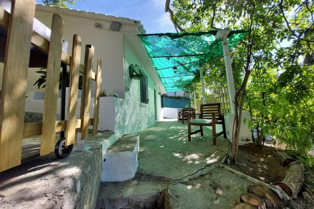 La Huerta Del Castillo Con Su Caz De Agua - Enjoy Life & Relax Castillo de Locubin Ngoại thất bức ảnh