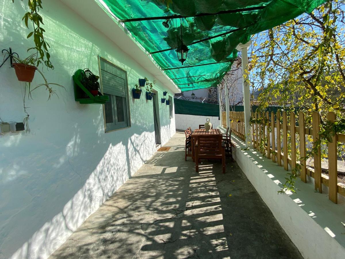 La Huerta Del Castillo Con Su Caz De Agua - Enjoy Life & Relax Castillo de Locubin Ngoại thất bức ảnh