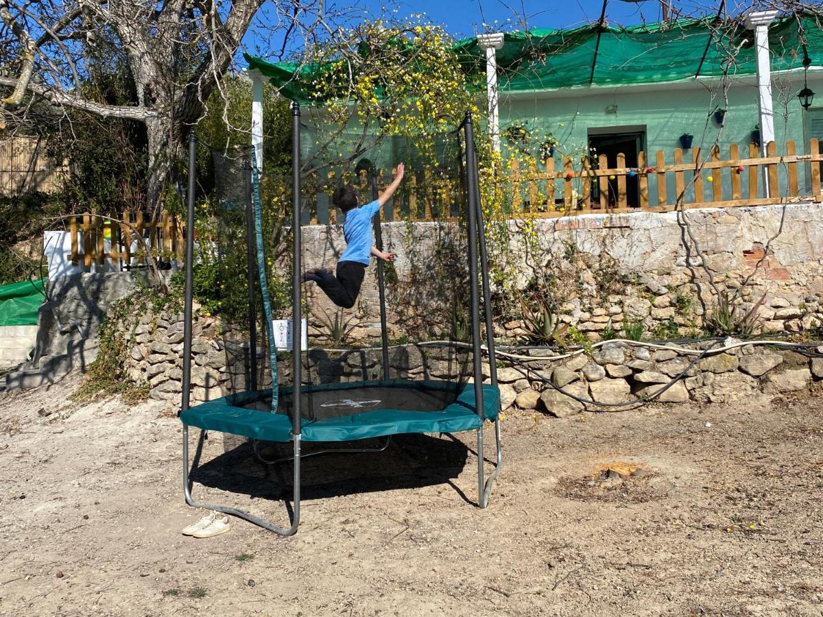 La Huerta Del Castillo Con Su Caz De Agua - Enjoy Life & Relax Castillo de Locubin Ngoại thất bức ảnh